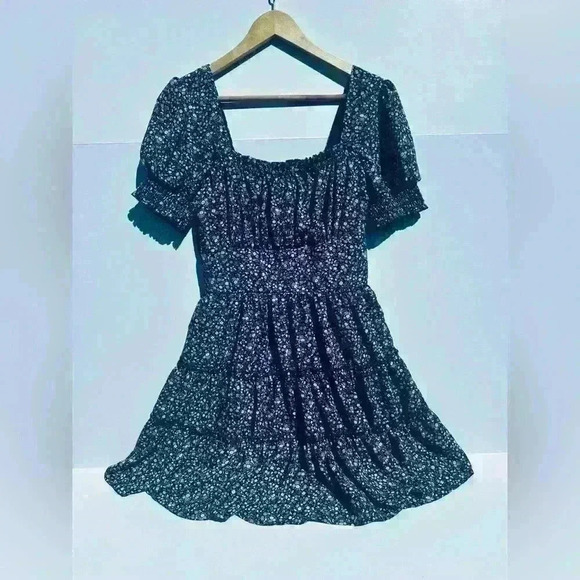 Row A Dresses & Skirts - ROW A: FLORAL SUMMER DRESS 💐